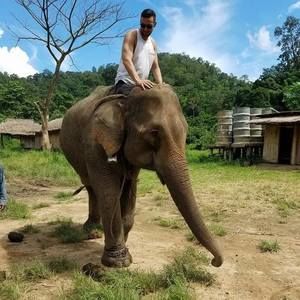 Meet your Posher, Javier